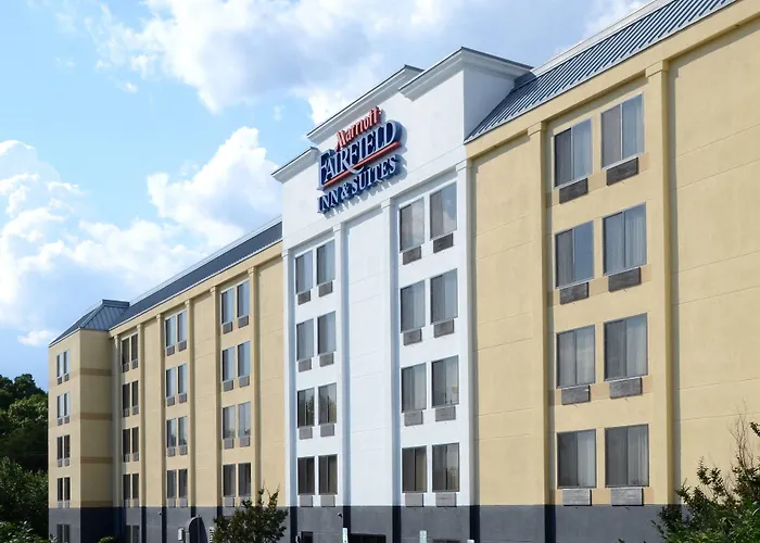 Pet Friendly hotel: Fairfield Inn And Suites By Marriott Winston Salem/Hanes